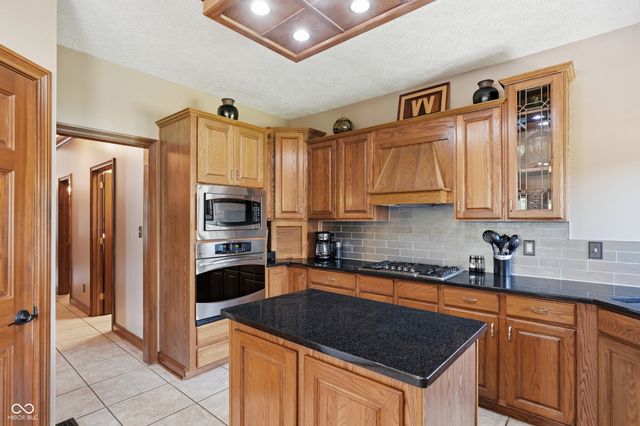 2045 Aspen Drive, Avon, IN 46123