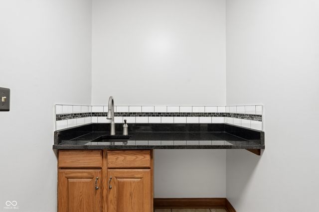 2045 Aspen Drive, Avon, IN 46123