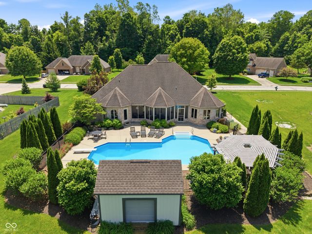 2045 Aspen Drive, Avon, IN 46123
