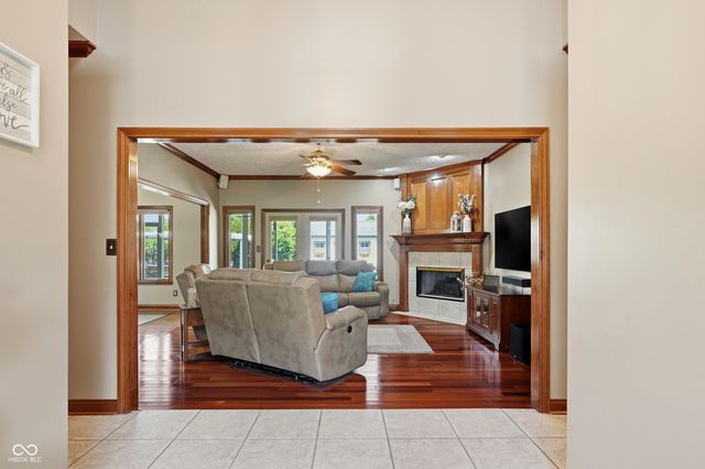 2045 Aspen Drive, Avon, IN 46123