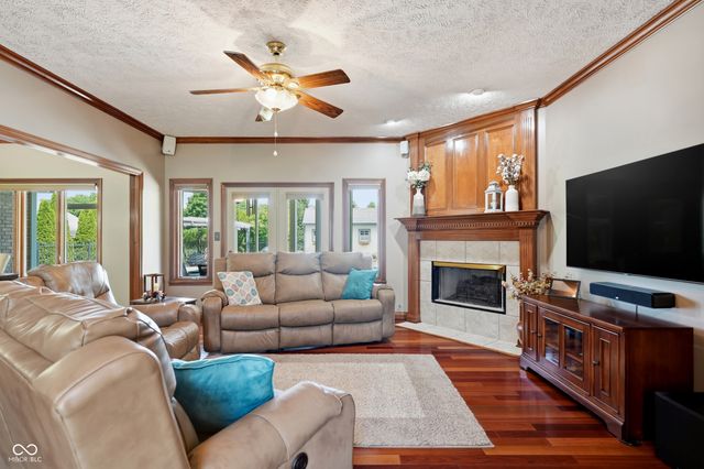 2045 Aspen Drive, Avon, IN 46123