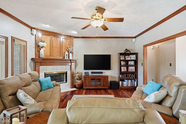 2045 Aspen Drive, Avon, IN 46123