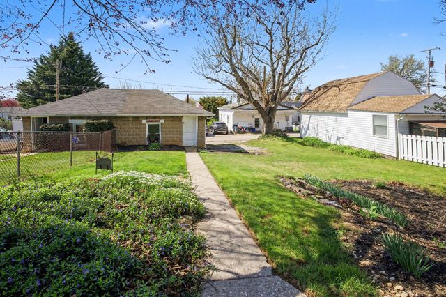 322 S PLEASANT AVE, Dallastown, PA 17313