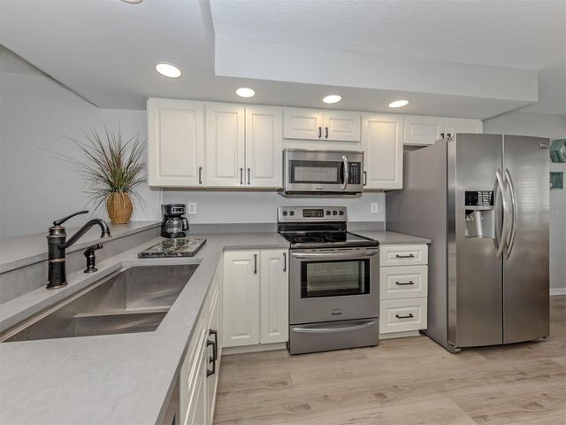 210 SILVER LAKE DRIVE 102, Venice, FL 34292