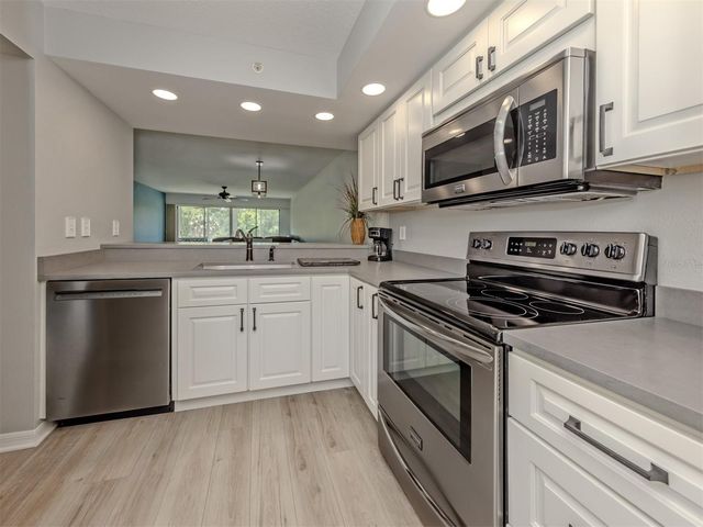 210 SILVER LAKE DRIVE 102, Venice, FL 34292