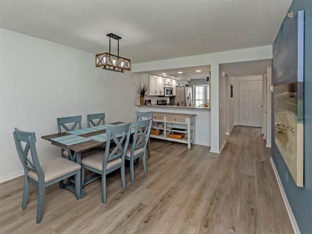 210 SILVER LAKE DRIVE 102, Venice, FL 34292