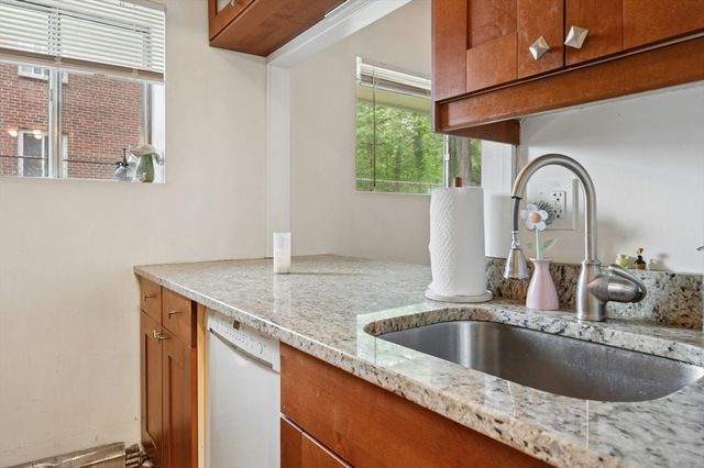 995 Massachusetts Ave 102, Arlington, MA 02476