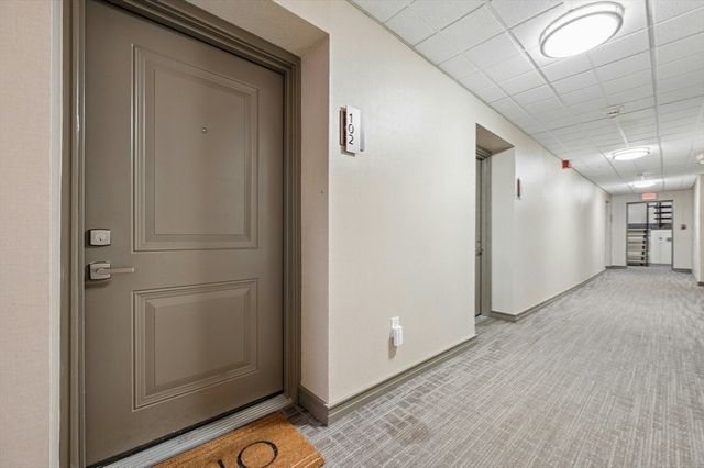 995 Massachusetts Ave 102, Arlington, MA 02476