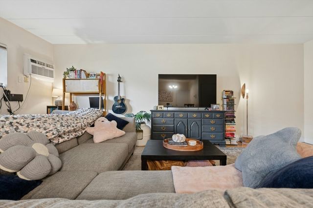 995 Massachusetts Ave 102, Arlington, MA 02476