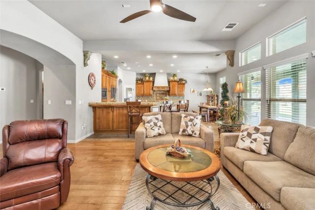 1909 Ordsall, Bakersfield, CA 93311