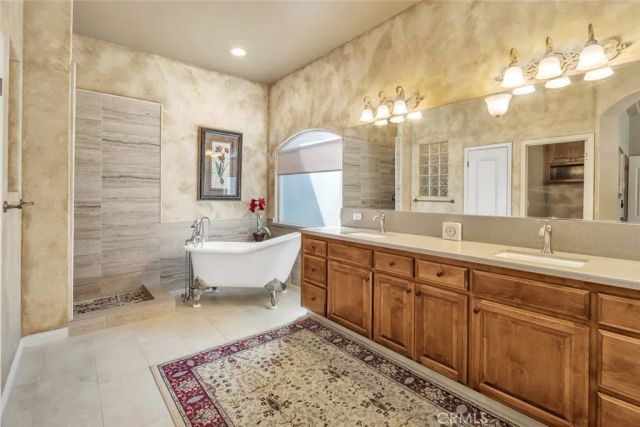 1909 Ordsall, Bakersfield, CA 93311