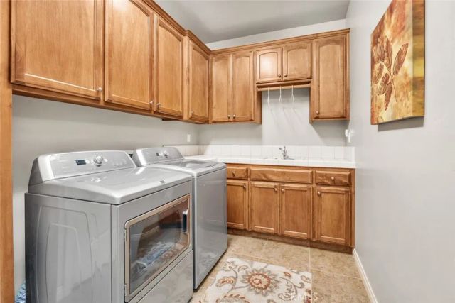 1909 Ordsall, Bakersfield, CA 93311