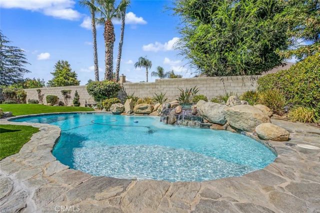 1909 Ordsall, Bakersfield, CA 93311