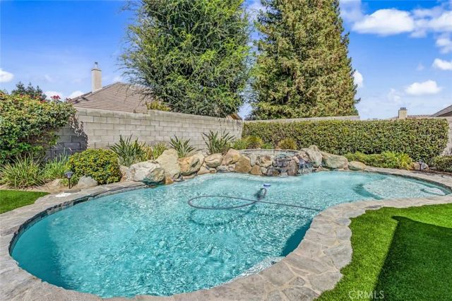 1909 Ordsall, Bakersfield, CA 93311