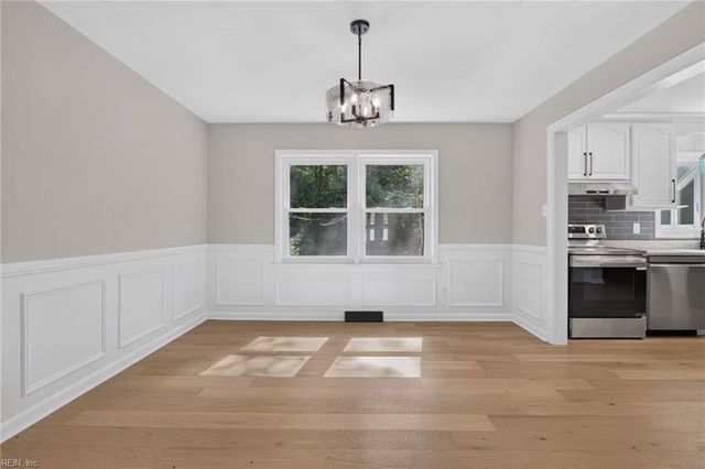 37 Indian Springs DR, Newport News, VA 23606