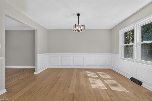 37 Indian Springs DR, Newport News, VA 23606