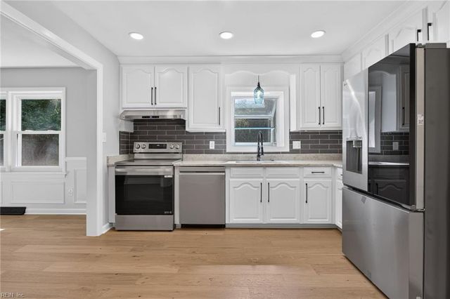 37 Indian Springs DR, Newport News, VA 23606