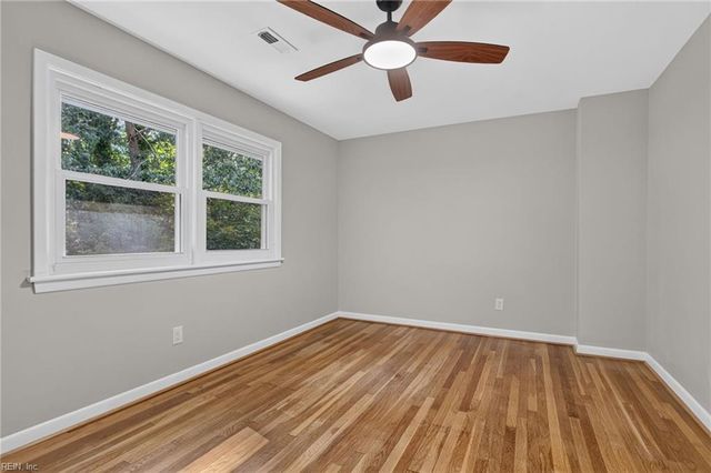 37 Indian Springs DR, Newport News, VA 23606