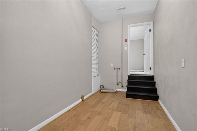 37 Indian Springs DR, Newport News, VA 23606