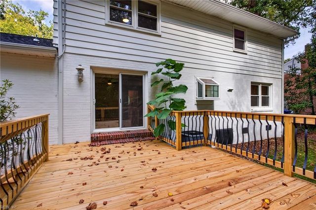 37 Indian Springs DR, Newport News, VA 23606
