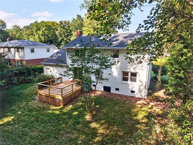 37 Indian Springs DR, Newport News, VA 23606