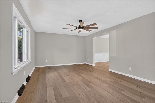 37 Indian Springs DR, Newport News, VA 23606
