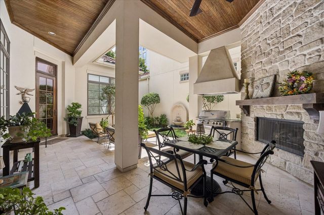 1101 Longmont Place Court, Houston, TX 77056