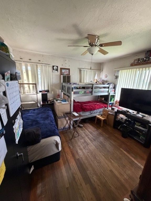 Image 7 of property listing at 932 N Harbor, Anaheim, CA 92805