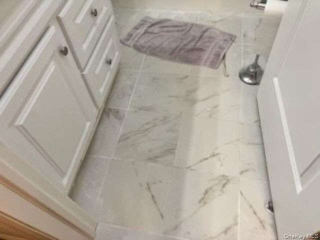 1661 Old Country Road 166, Riverhead, NY 11901