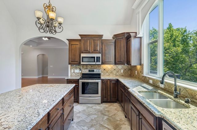 617 Excalibur Ct, Smyrna, TN 37167