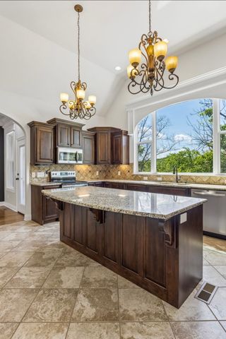 617 Excalibur Ct, Smyrna, TN 37167