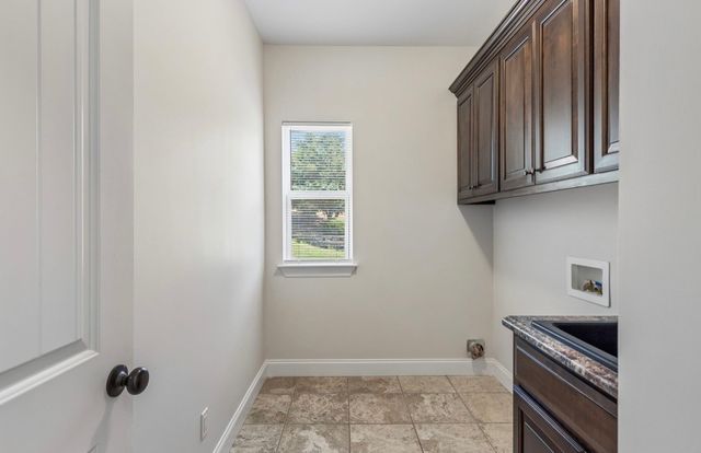 617 Excalibur Ct, Smyrna, TN 37167