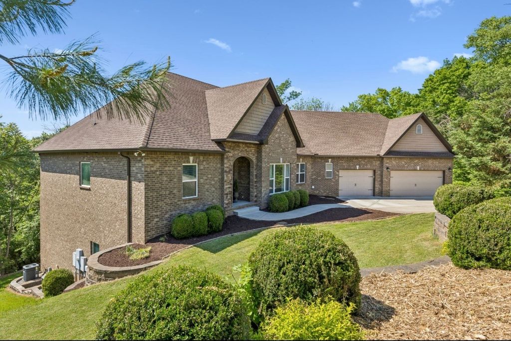 617 Excalibur Ct, Smyrna, TN 37167