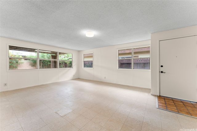 85-215 Ala Akau Street E, Waianae, HI 96792