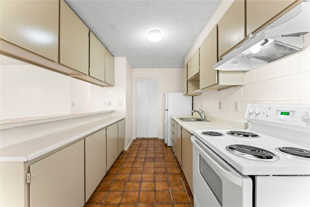 85-215 Ala Akau Street E, Waianae, HI 96792