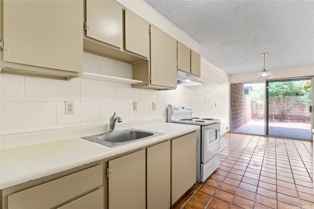 85-215 Ala Akau Street E, Waianae, HI 96792