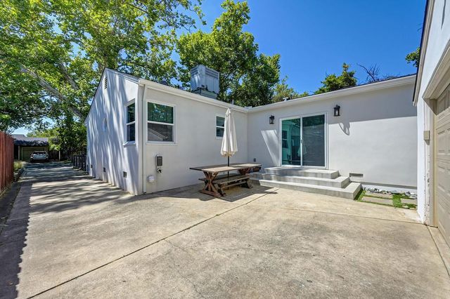 849 55th St, Sacramento, CA 95819