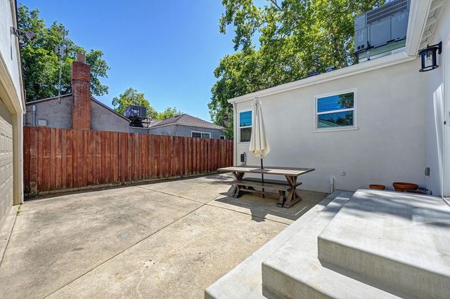849 55th St, Sacramento, CA 95819