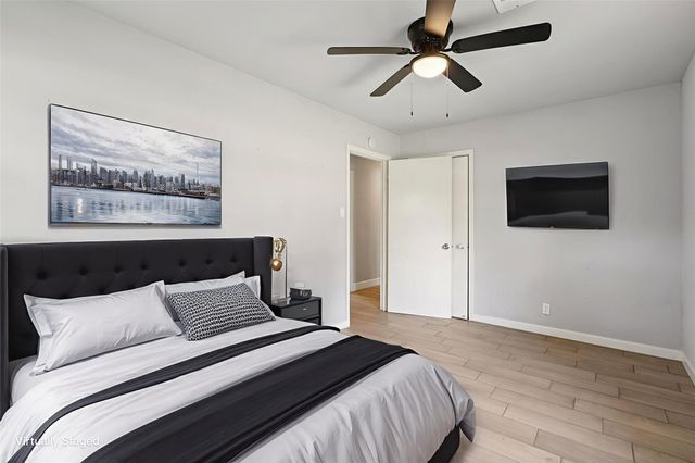 1206 Canterview Drive, Houston, TX 77047