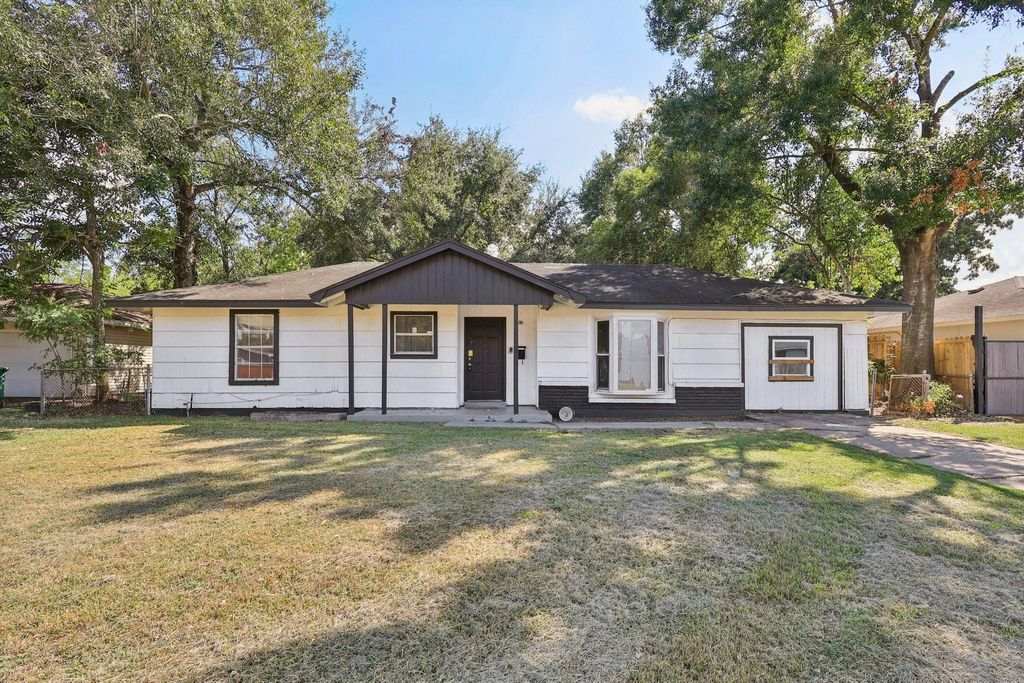 1206 Canterview Drive, Houston, TX 77047