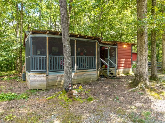 237 Rusty Lady Ln, Ellijay, GA 30536