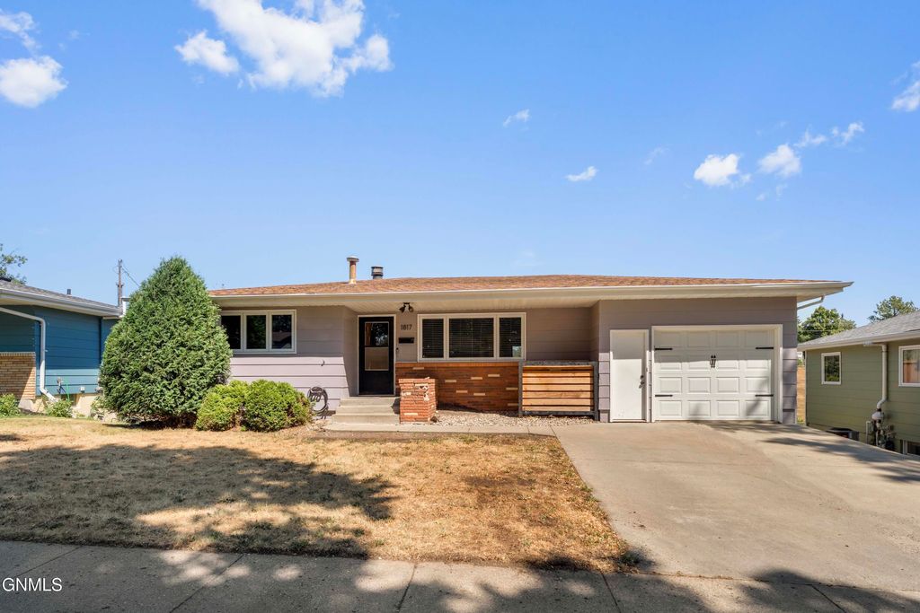 1817 Marian Drive, Bismarck, ND 58501 photo 1