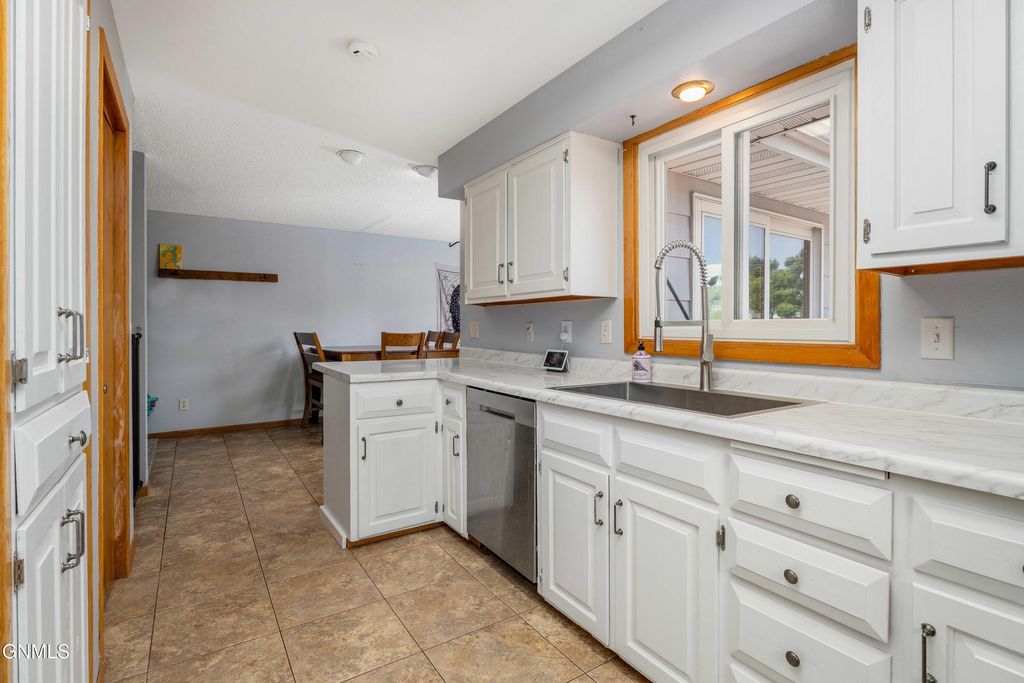 1817 Marian Drive, Bismarck, ND 58501 photo 5