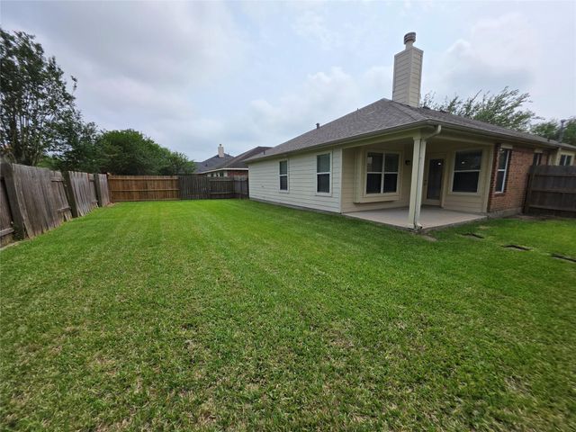 2108 Goldfinch Lane, League City, TX 77573