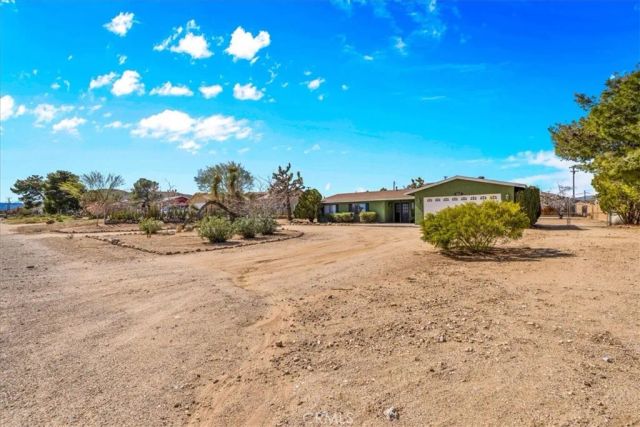 4808 Camarilla Avenue, Yucca Valley, CA 92284