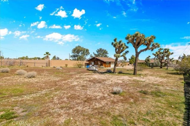 4808 Camarilla Avenue, Yucca Valley, CA 92284