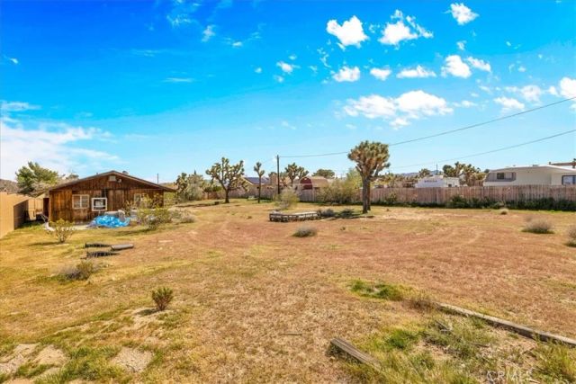 4808 Camarilla Avenue, Yucca Valley, CA 92284