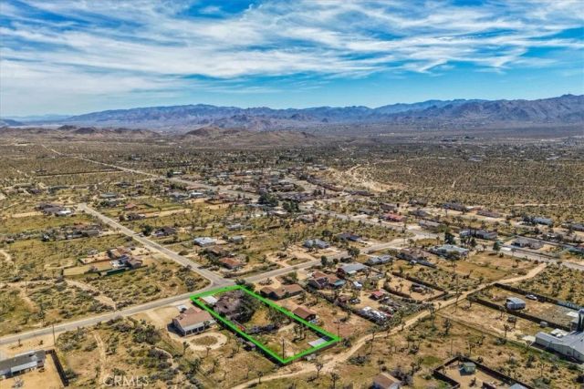 4808 Camarilla Avenue, Yucca Valley, CA 92284