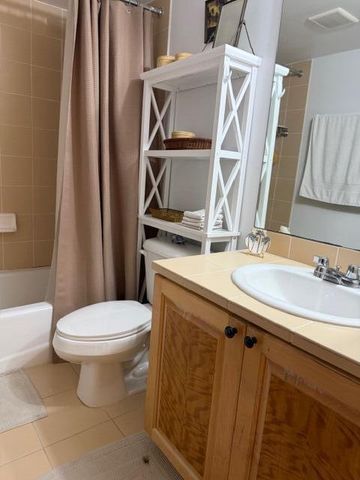 1700 Presidential Way 103, West Palm Beach, FL 33401