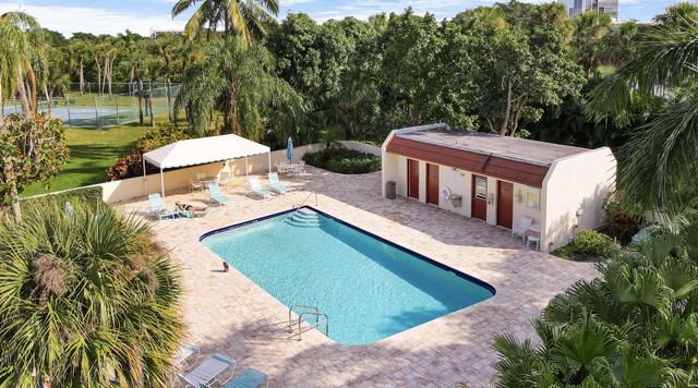 1700 Presidential Way 103, West Palm Beach, FL 33401